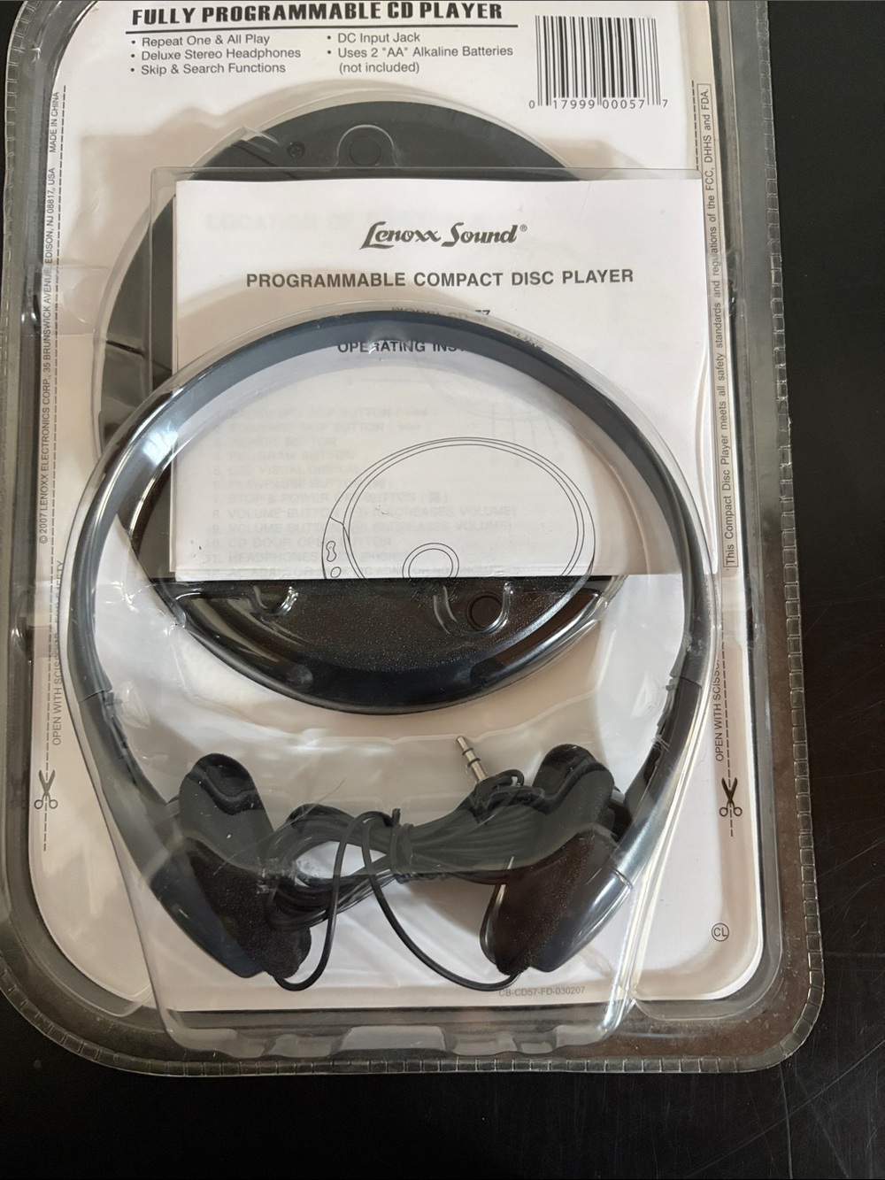 90s/Y2K Vintage Silver Portable CD Player with Headphones - Picture 2 of 3